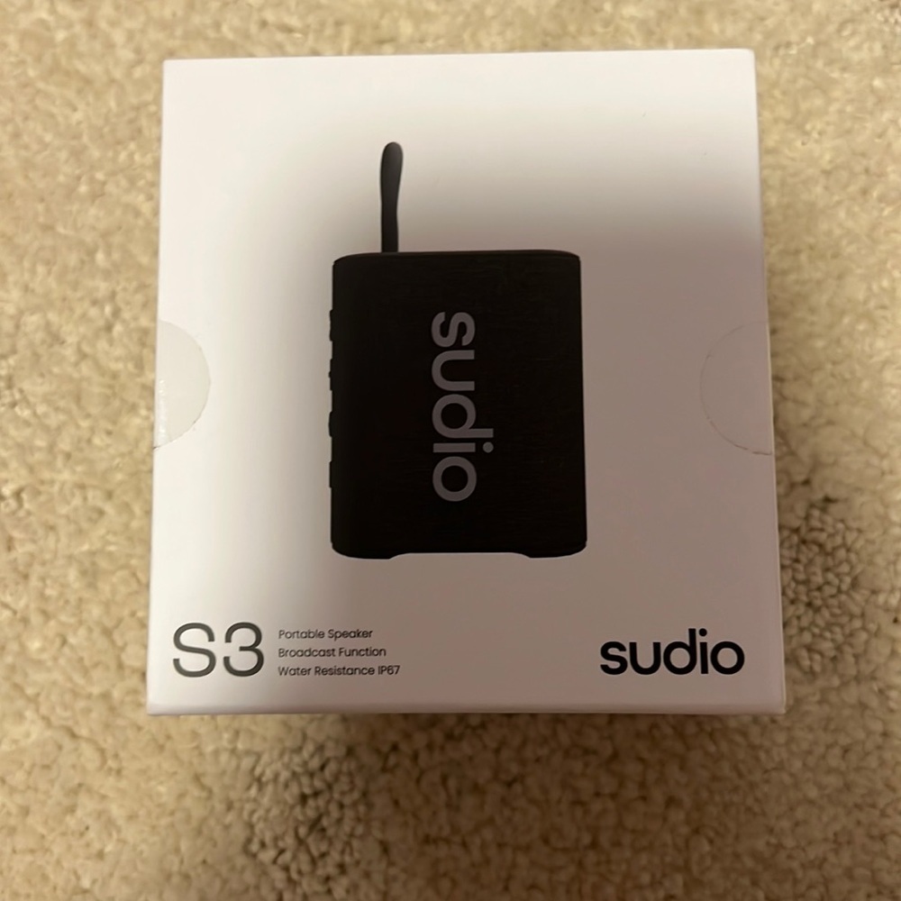 Studio S3 Portable Speaker Broadcast Function Water Resistance IP67